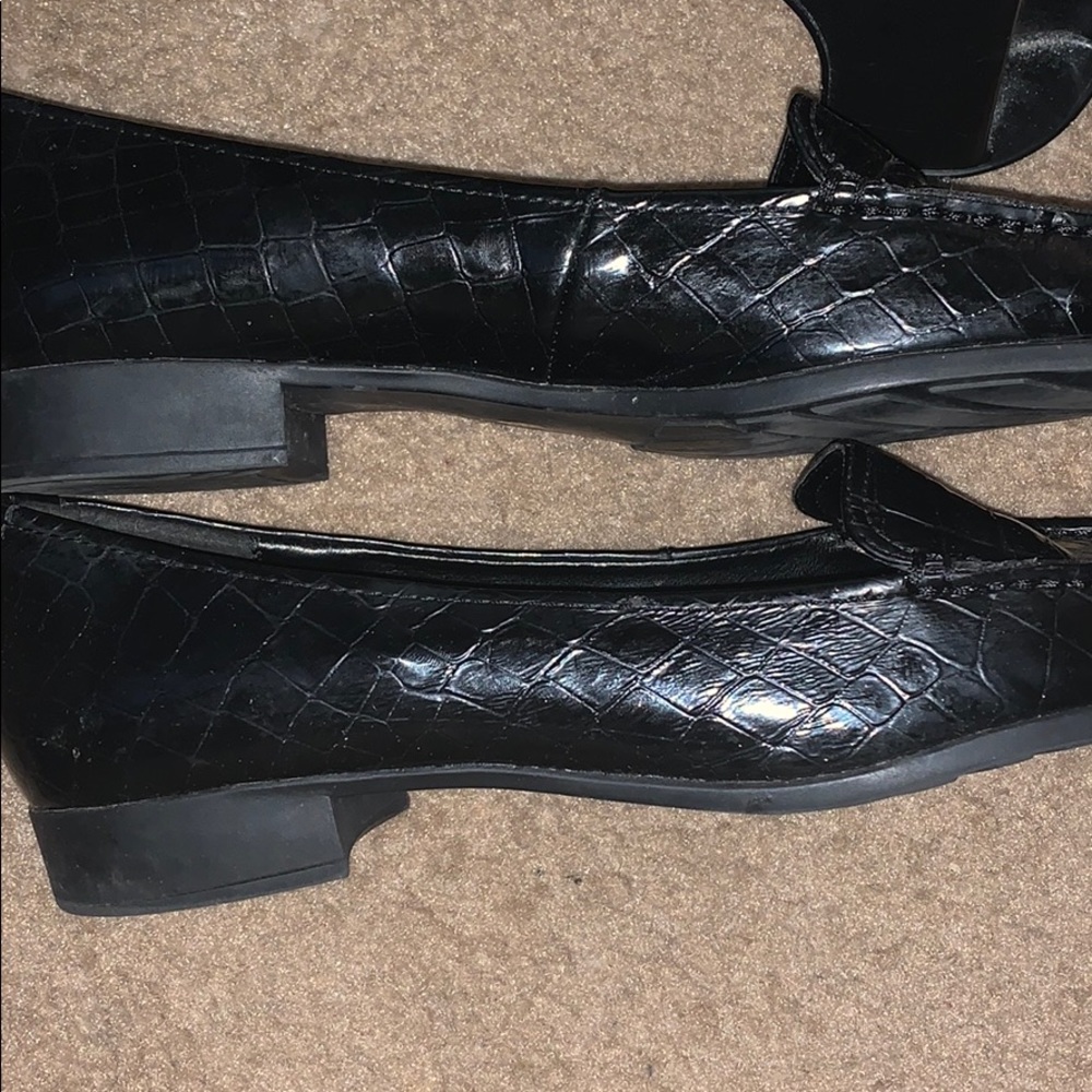 Shoes - Picture 5 of 6